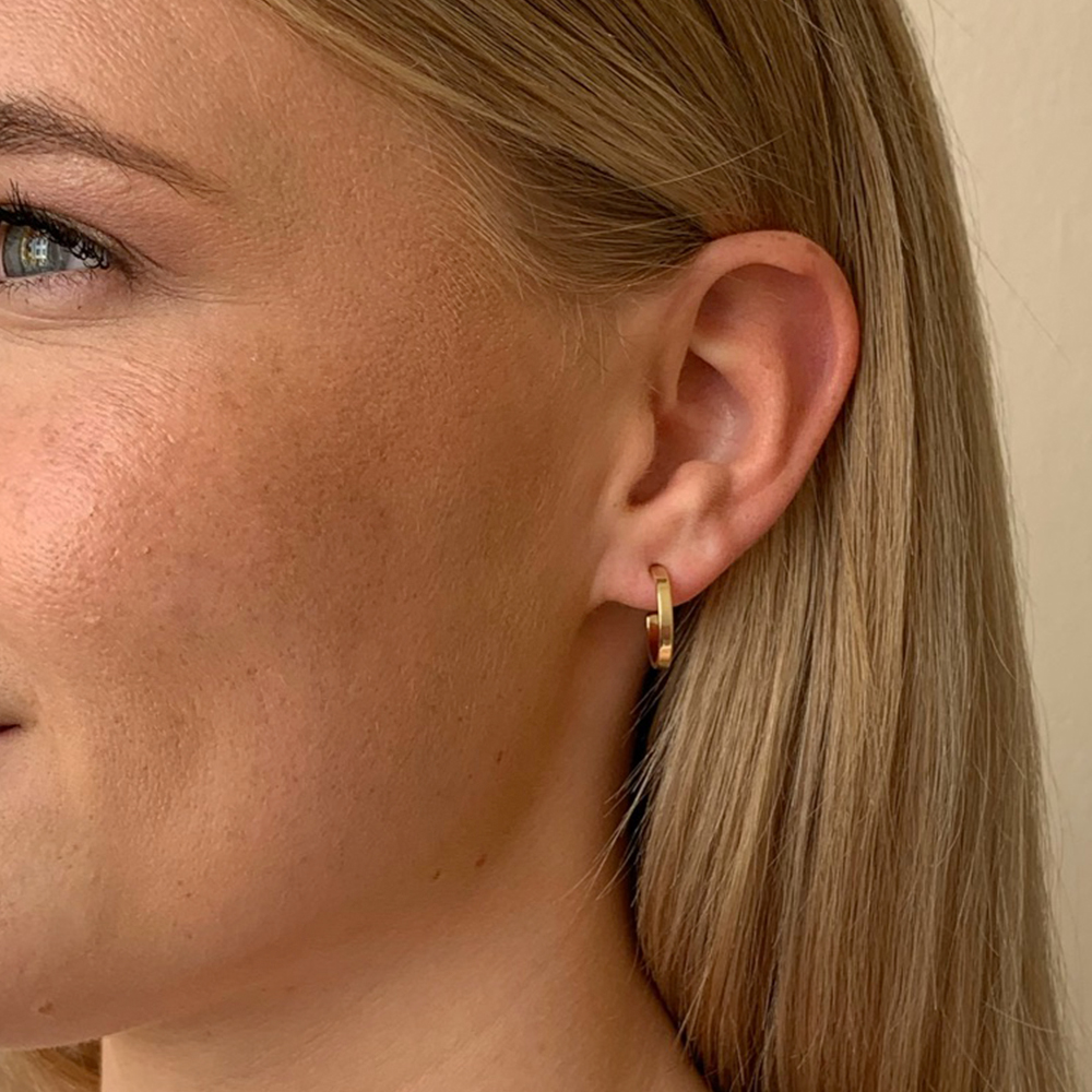 Moe Ring Ear Plain Gold