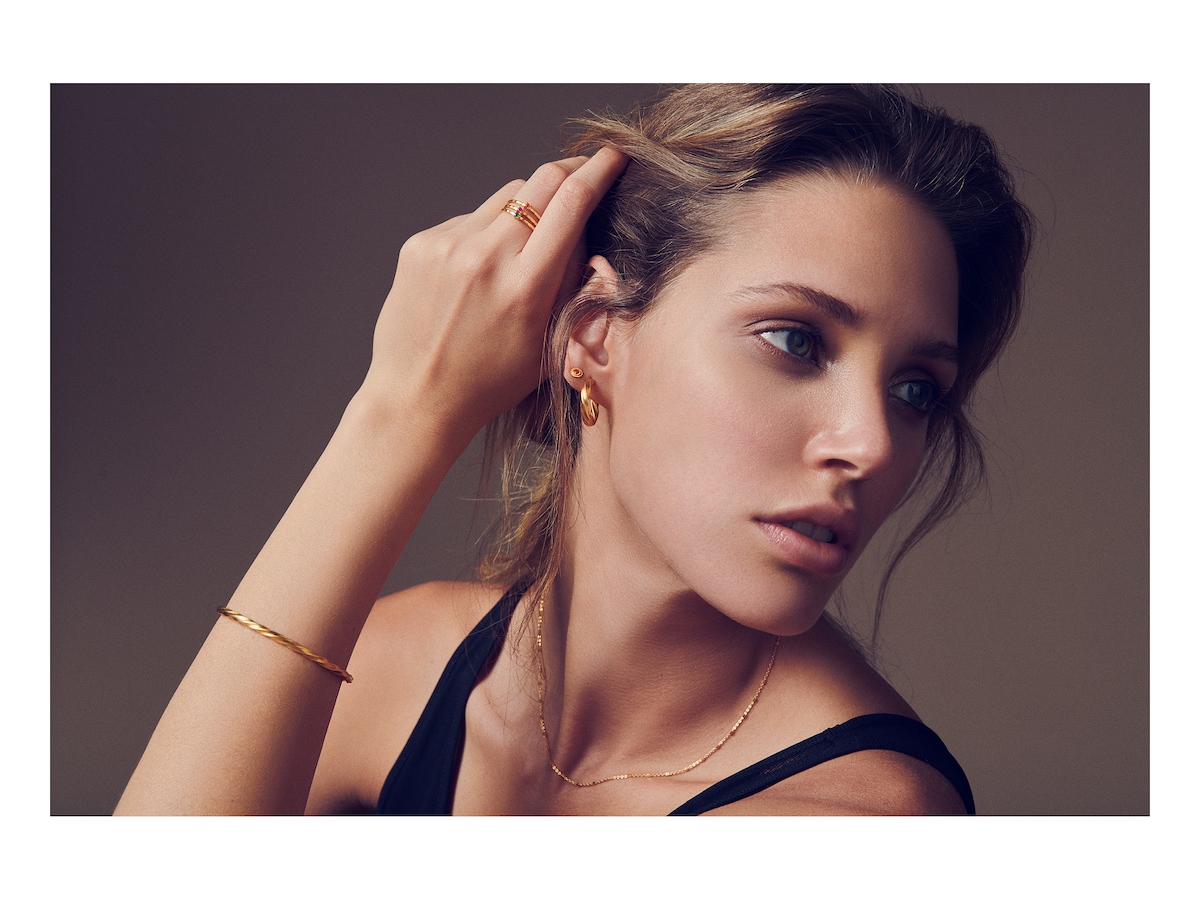 Elva Neclace