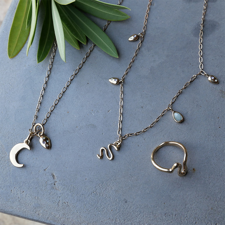 Mysterious Garden Necklace Moon Gold