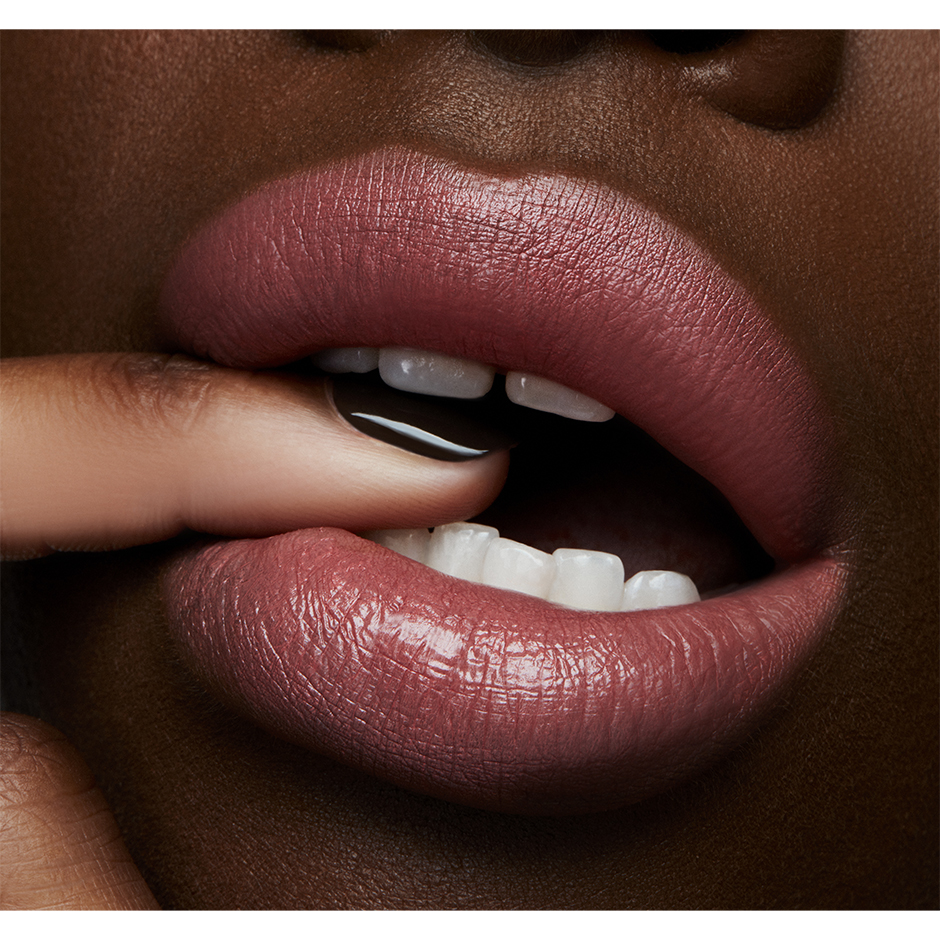 Love Me Lipstick